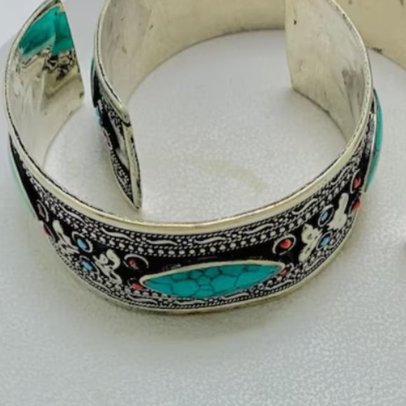 Single Kuchi Tribal Cuff Bracelet: Red Stone Boho Jewelry - Picture 8 of 9